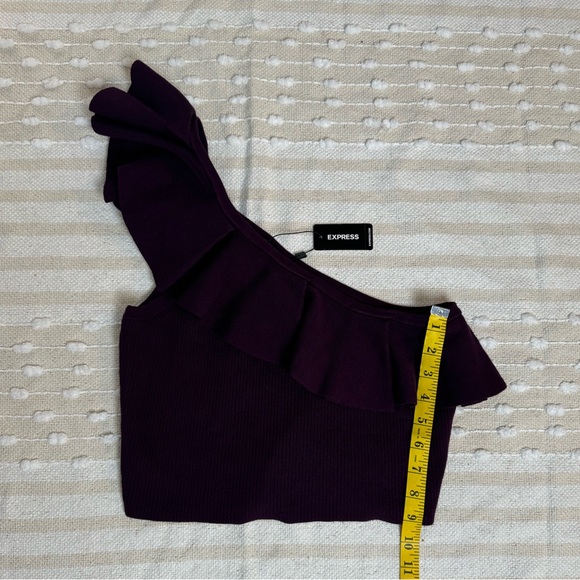 Express Body Contour One Shoulder Cropped Sweater Tank purple size large - Picture 9 of 11